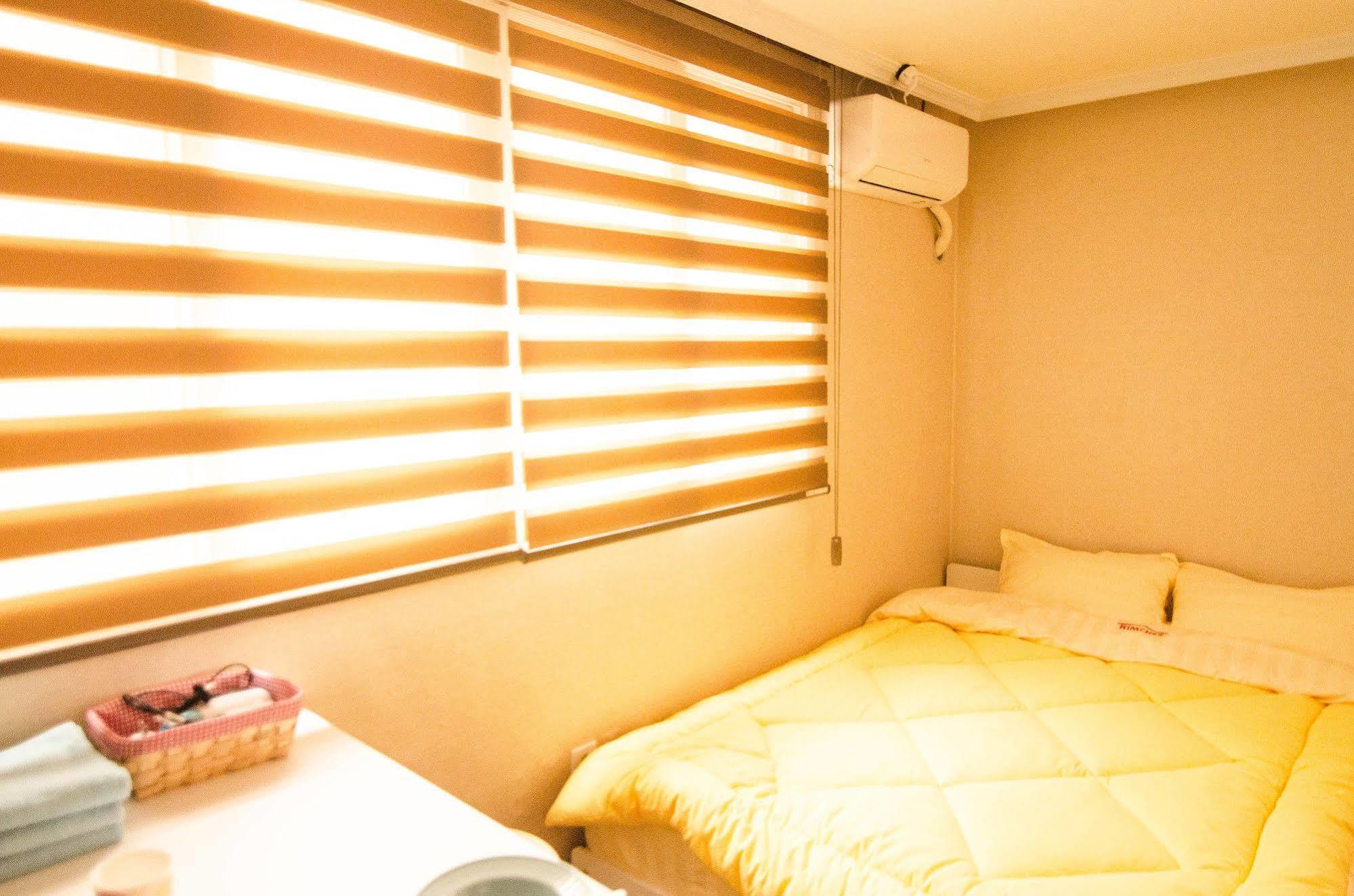 Yakorea Hostel Hongdae Seoul Exteriör bild