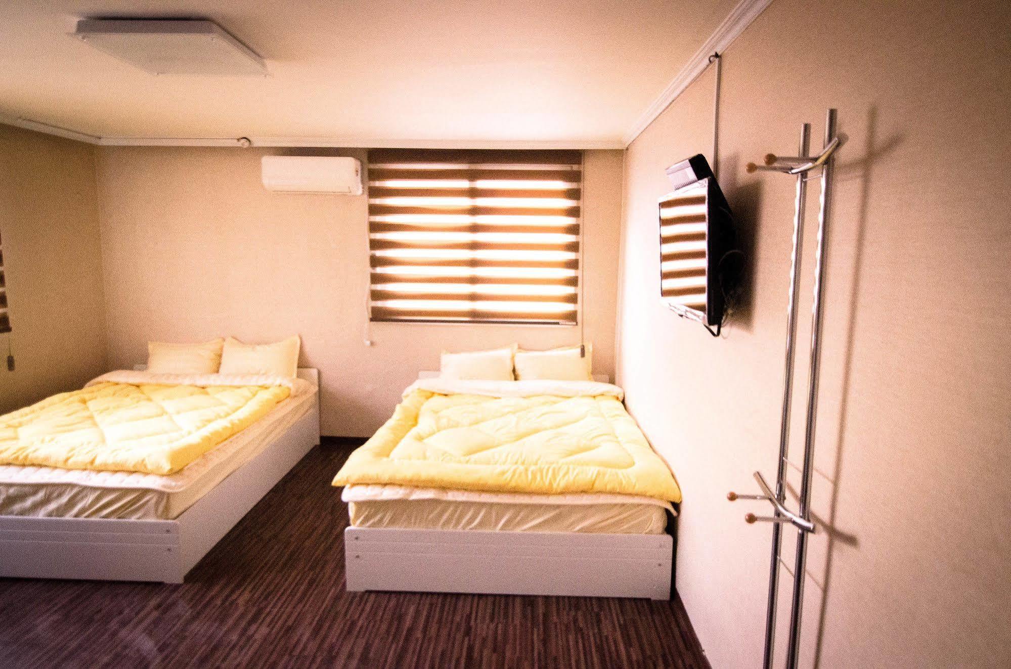 Yakorea Hostel Hongdae Seoul Exteriör bild