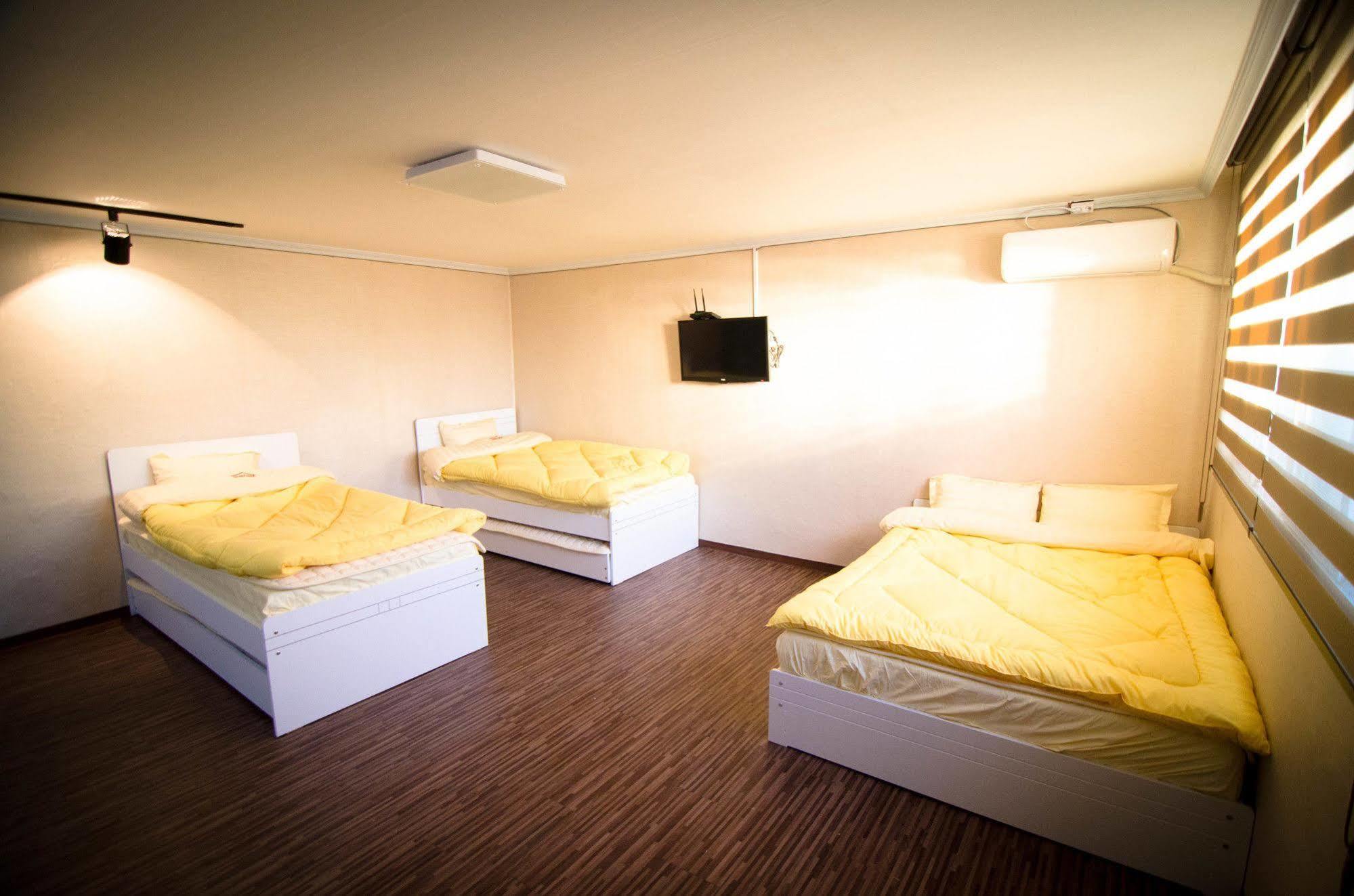 Yakorea Hostel Hongdae Seoul Exteriör bild