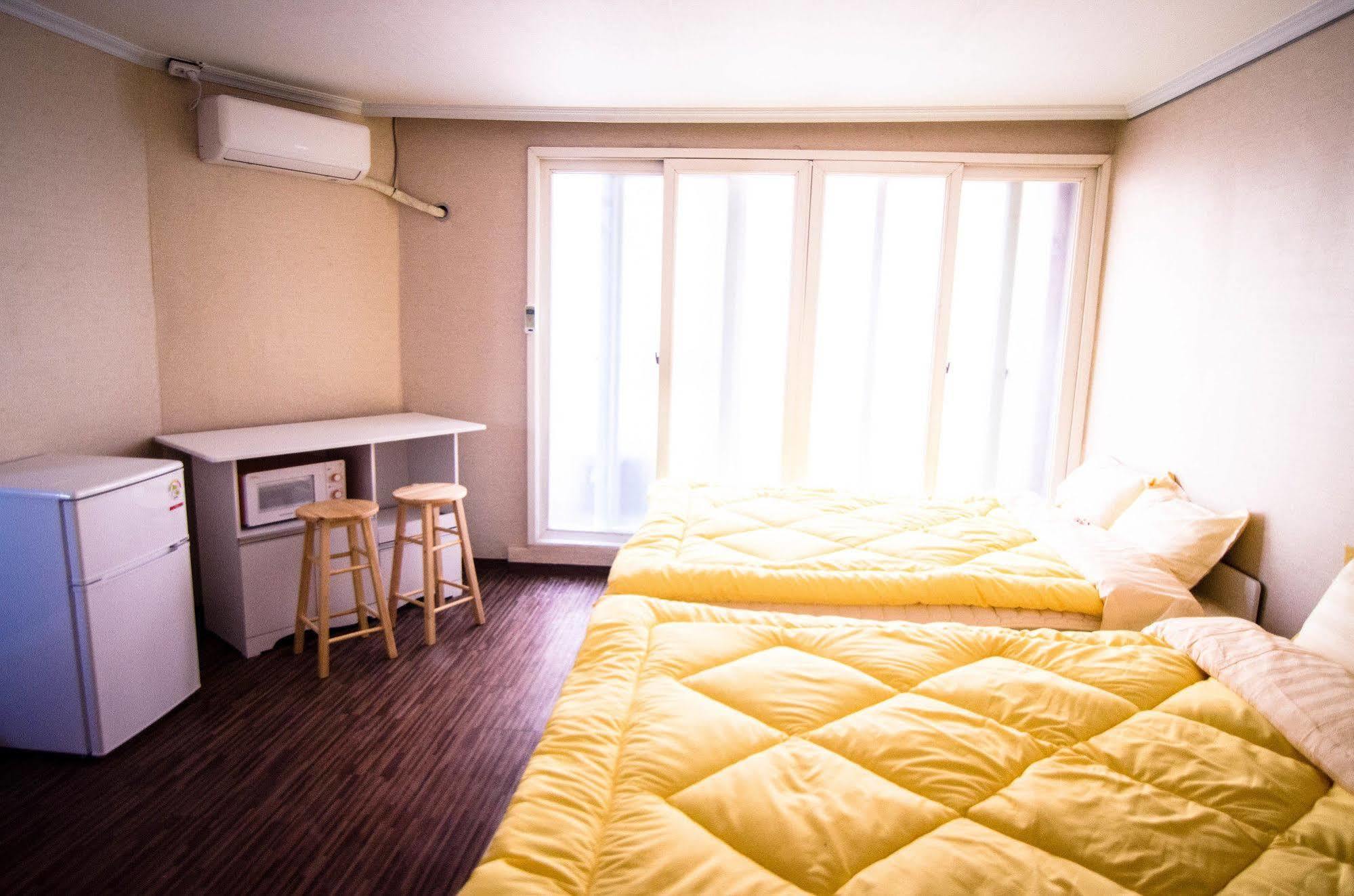 Yakorea Hostel Hongdae Seoul Exteriör bild